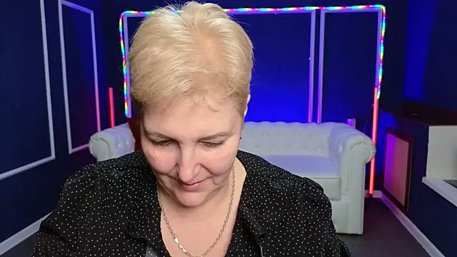 Sandra Snow online show from 27, 12, 2024