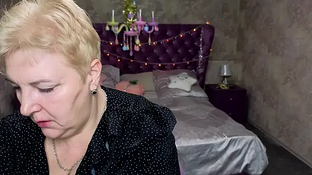 Sandra Snow online show from 7, 1, 2025