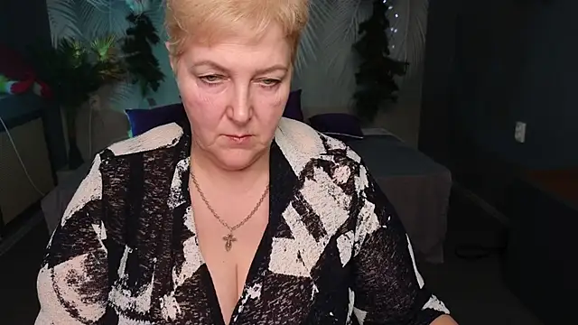 Sandra Snow online show from 8, 1, 2025