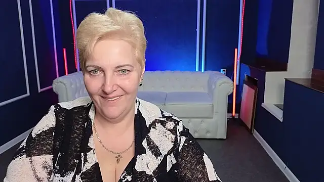 Sandra Snow online show from 27, 1, 2025