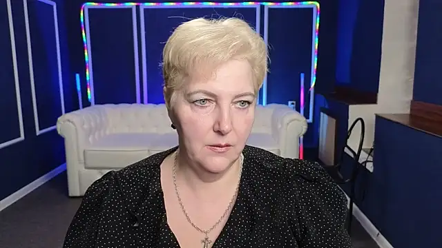 Sandra Snow online show from 2, 2, 2025