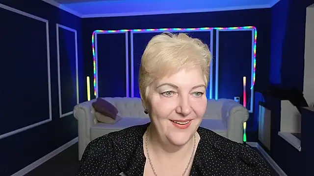 Sandra Snow online show from 6, 2, 2025