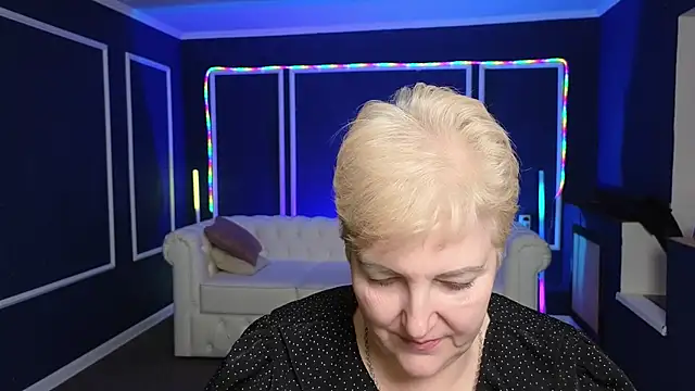 Sandra Snow online show from 6, 2, 2025