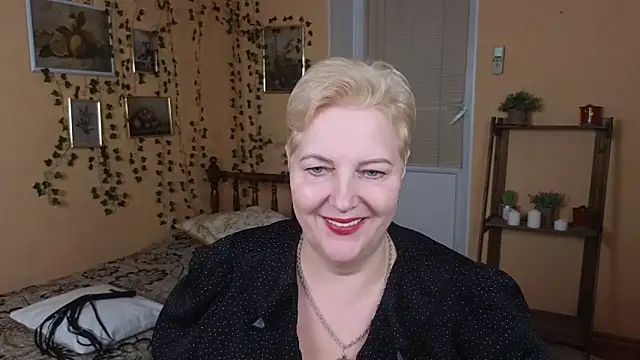 Sandra Snow online show from 11, 2, 2025