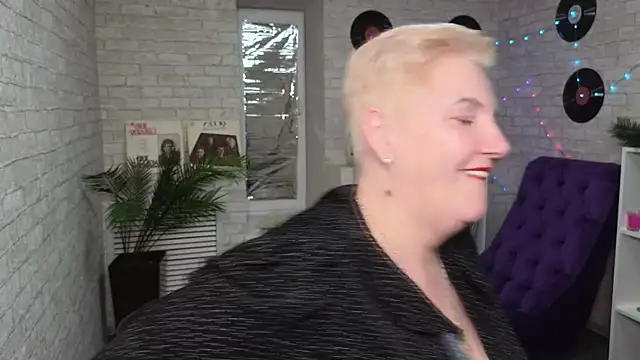 Sandra Snow online show from 20, 2, 2025