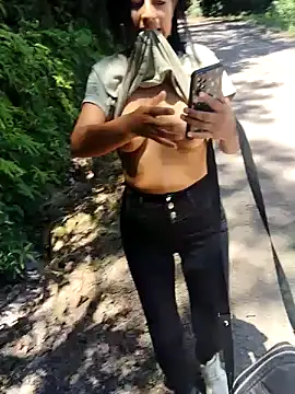 Danna-linyi online show from 12, 12, 2024