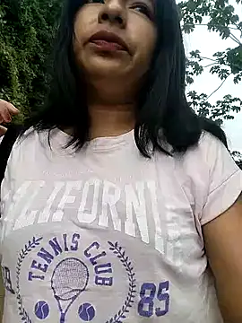 Danna-linyi online show from 5, 3, 2025