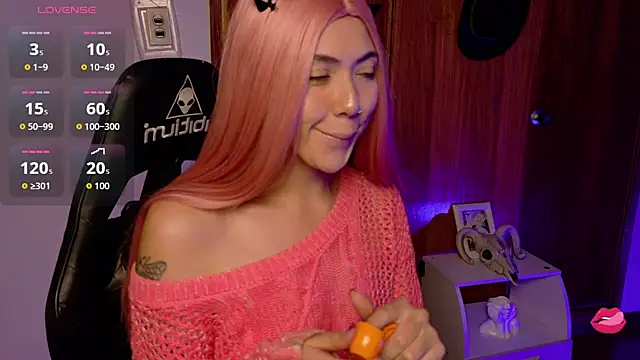 Aurora Hotson online show from 25, 11, 2025