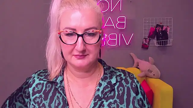 ChristyBrooks online show from 25, 12, 2024