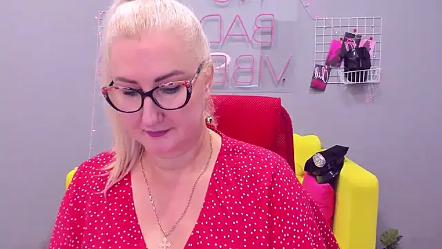 ChristyBrooks online show from 10, 1, 2025
