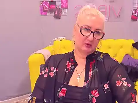 ChristyBrooks online show from 18, 1, 2025