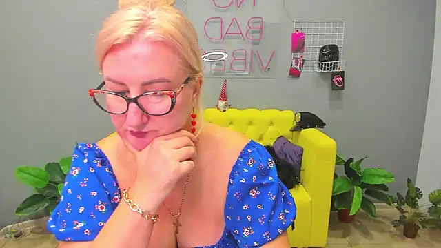 ChristyBrooks online show from 24, 1, 2025