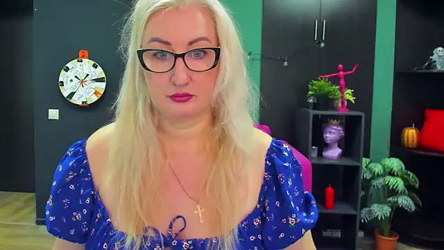 ChristyBrooks online show from 21, 2, 2025