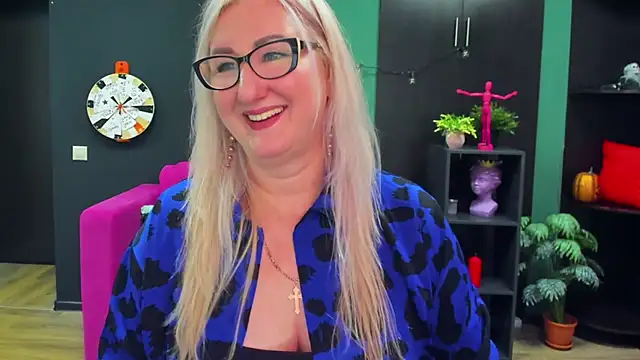 ChristyBrooks online show from 24, 2, 2025