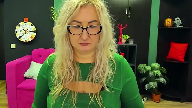 ChristyBrooks online show from 20, 3, 2025