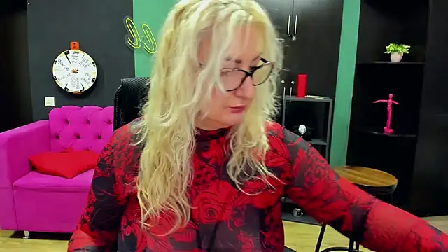 Snapshot of ChristyBrooks chatting on 18, 10, 2025 ChristyBrooks online show from 18, 10, 2025