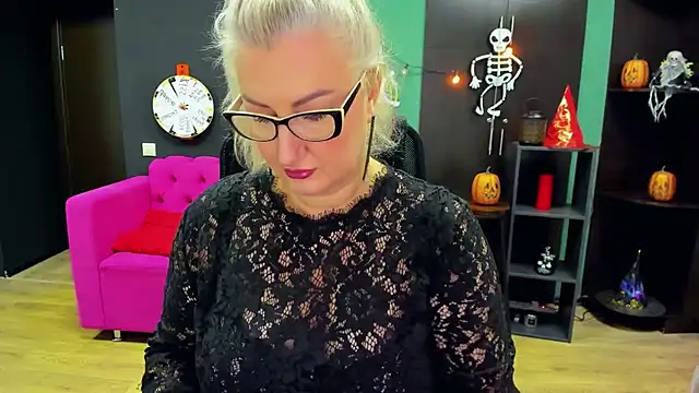 Snapshot of ChristyBrooks chatting on 25, 10, 2025 ChristyBrooks online show from 25, 10, 2025