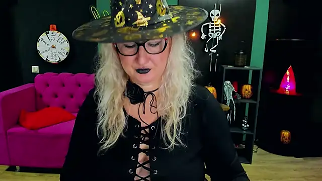 Snapshot of ChristyBrooks chatting on 31, 10, 2025 ChristyBrooks online show from 31, 10, 2025