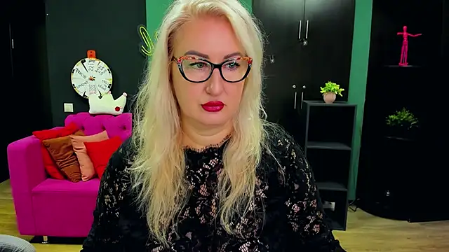 Snapshot of ChristyBrooks chatting on 25, 11, 2025 ChristyBrooks online show from 25, 11, 2025