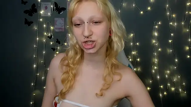 Lexy-Woorhez online show from 2, 1, 2025