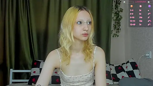 Snapshot of Lexy-Woorhez chatting on 6, 5, 2026 Lexy-Woorhez online show from 6, 5, 2026