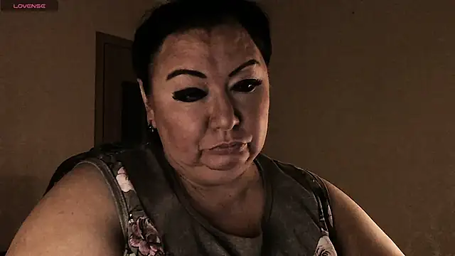 SexxyDreams1 online show from 13, 1, 2026