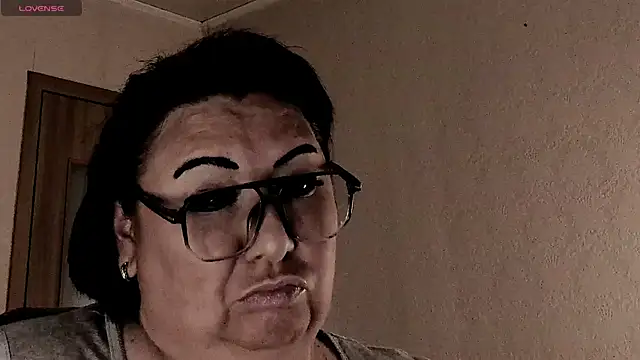 SexxyDreams1 online show from 4, 4, 2026