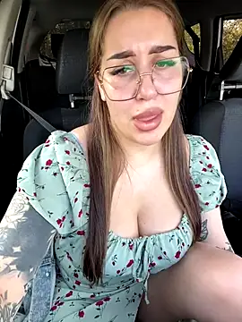Snapshot of VikiDemi chatting on 12, 10, 2025 VikiDemi online show from 12, 10, 2025