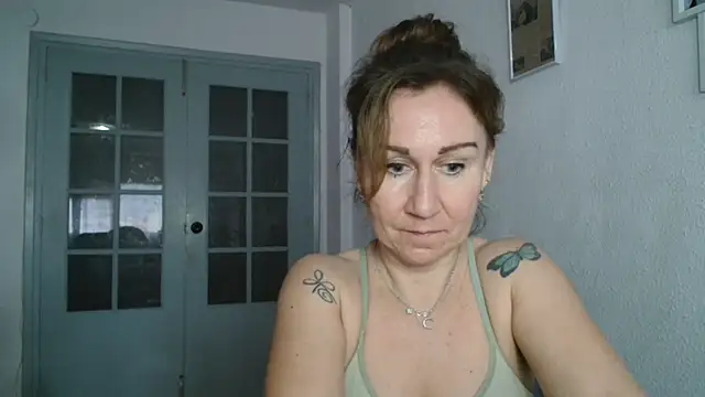 Snapshot of TamaraSweetxo chatting on 7, 3, 2025 TamaraSweetxo online show from 7, 3, 2025