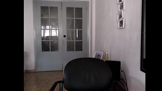 Snapshot of TamaraSweetxo chatting on 4, 12, 2025 TamaraSweetxo online show from 4, 12, 2025