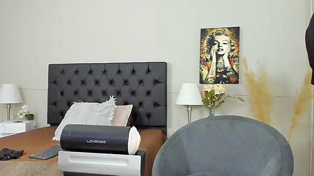 Robin Rief online show from 30, 1, 2025