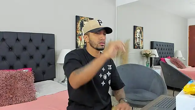 Robin Rief online show from 6, 3, 2025