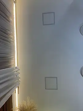 Snapshot of Robin_Rief chatting on 7, 2, 2026 Robin Rief online show from 7, 2, 2026