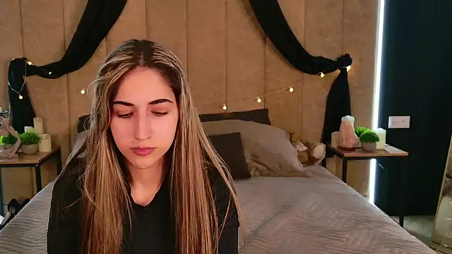 Teresa Stane online show from 18, 3, 2025