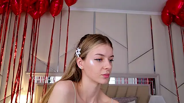 Snapshot of MeganMour chatting on 12, 2, 2025 MeganMour online show from 12, 2, 2025