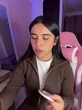 Emily-14 online show from 28, 4, 2026