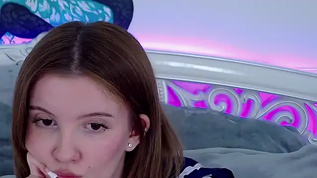 EvansMilana online show from 7, 1, 2025