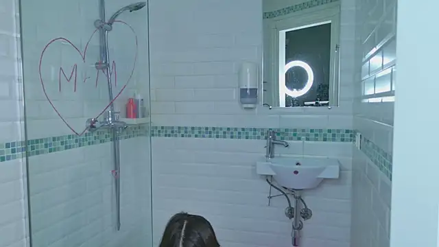 Mia Mia M online show from 28, 12, 2024