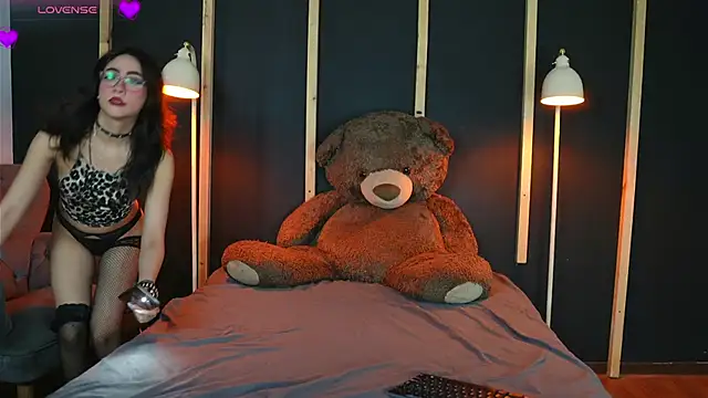 vampy dolll online show from 17, 3, 2025