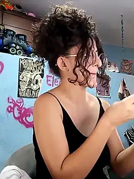 Snapshot of LoveElectra chatting on 16, 12, 2025 LoveElectra online show from 16, 12, 2025