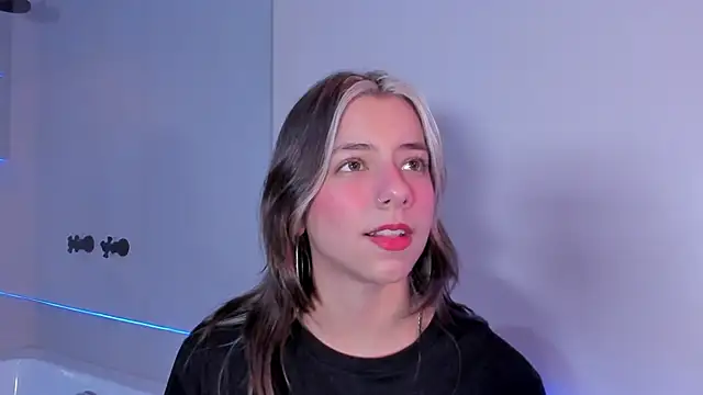 ArtemisaBlake online show from 18, 12, 2024