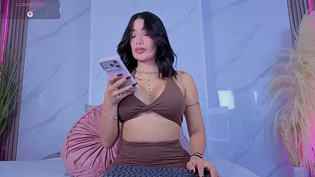 Chlooee   online show from 21, 2, 2026