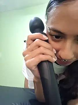 Snapshot of Jazmin-Cerezita chatting on 21, 12, 2024 Jazmin-Cerezita online show from 21, 12, 2024