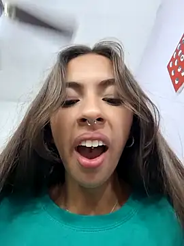 Snapshot of Jazmin-Cerezita chatting on 1, 2, 2025 Jazmin-Cerezita online show from 1, 2, 2025