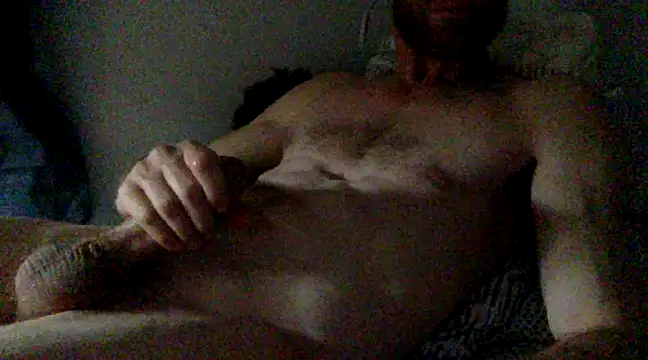 Snapshot of Twowellshapedheads chatting on 3, 3, 2025 Twowellshapedheads online show from 3, 3, 2025