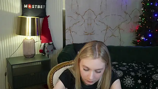 Ewa Pearl online show from 8, 1, 2025