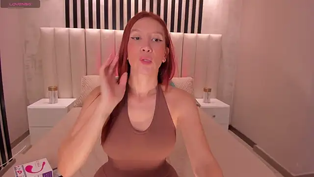 MiaFarrell  online show from 1, 3, 2025