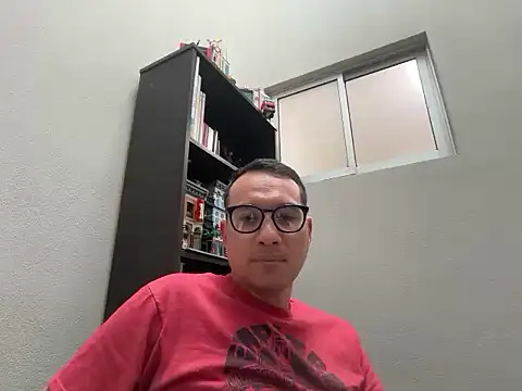 Snapshot of alex_ruiz85 chatting on 3, 8, 2026 alex ruiz85 online show from 3, 8, 2026