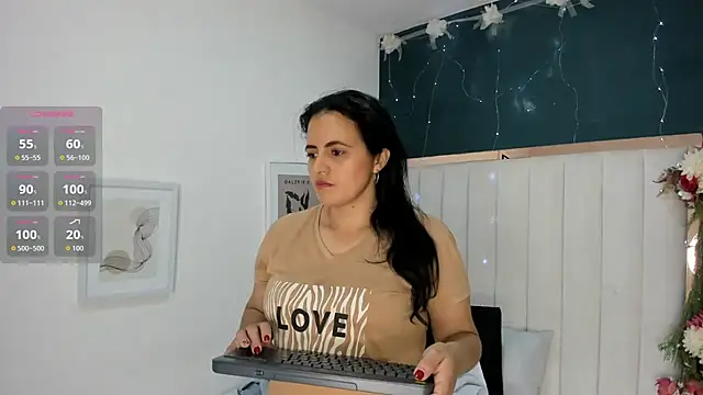 Snapshot of africa_holmes chatting on 25, 11, 2025 africa holmes online show from 25, 11, 2025