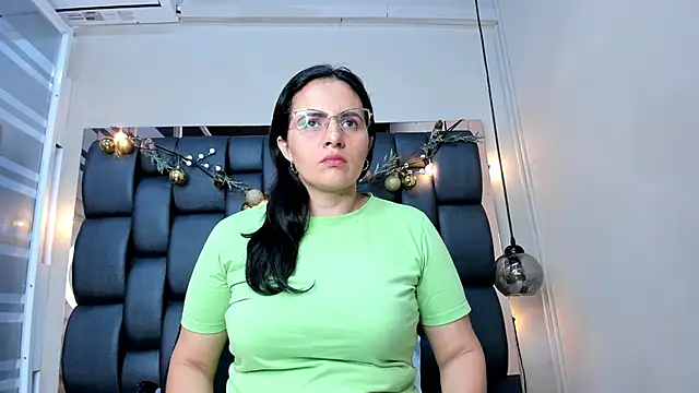 africa holmes online show from 19, 12, 2025